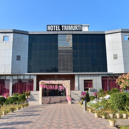 Hotel Trimurti Ayodhya Exterior photo